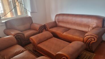 Другие диваны: Продаю диван очень хорошим состояния