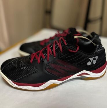 Кроссовки и спортивная обувь: В продаде кроссовки для зала. секонд хенд Сокулук. состояние нового — 10