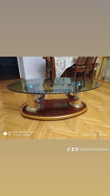 işlənmiş qonaq dəsti: Qonaq otağı üçün, İşlənmiş, Oval masa, Azərbaycan