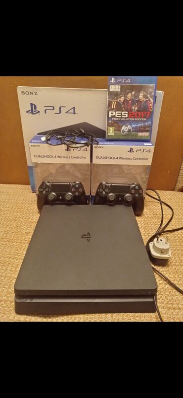 ps 4 pro: Salam playstation 4 slim satilir . 1oyunu var disk pes 2017 2pult