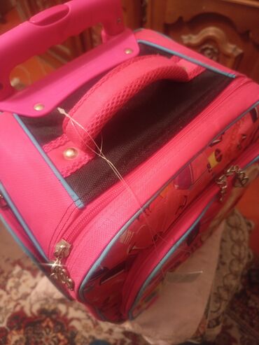 Məktəb çantaları: Barbie təsvirli çəhrayı uşaq çamadanı/çantası - Ön hissədə böyük — 2