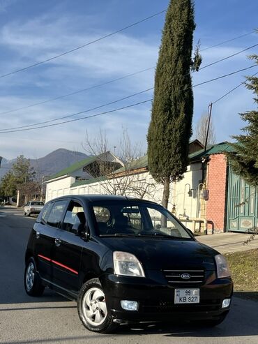 Kia: Kia Picanto EX, qara rəng, 5 qapılı hetçbek. Xüsusiyyətlər: - Kompakt — 2