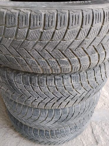 продаю ниссан альмера: Зимный дөңгөлөк 225.60 R17 сатылат 11000сом