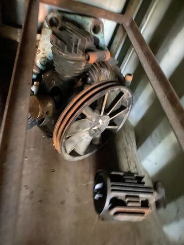 Другое оборудование для производства стройматериалов: Гильотина, разматыватель ( клеть) остаток кровельного металла, все — 36