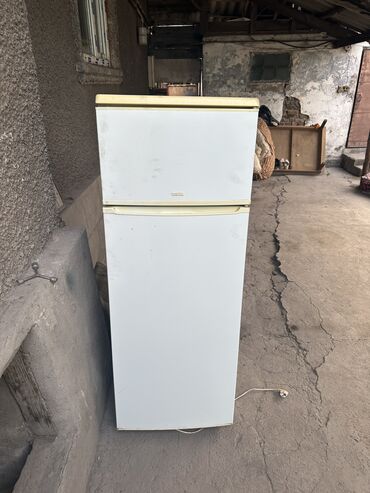 продаю морозильник б у: Холодильник Б/у, Двухкамерный, Total no frost, 80 * 158 * 65