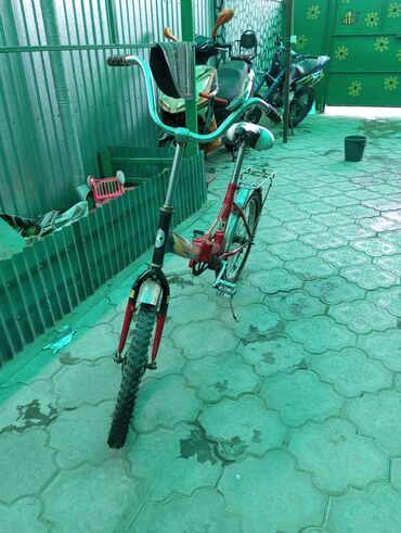 двойной велосипед: Продаю велик КАМА, красного цвета, в хорошем состоянии. Сел поехал