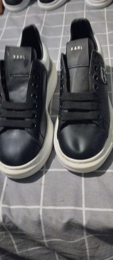 Mokasine: Mokasine, 39 — 7