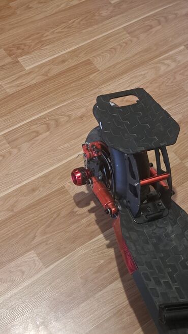Tavalar: İşlənmiş Elektrik samokat 11", 751 - 1000 Vt, > 45 km/s, Ünvandan götürmə, Pulsuz çatdırılma