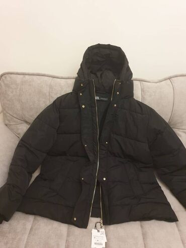 zara куртки женские зима: Пуховик, С капюшоном