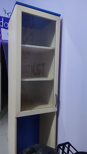 Ofis dəst mebeli: Ofis mebel dəsti Tərkibi: - 1 ədəd geniş iş masası (kabel üçün — 4