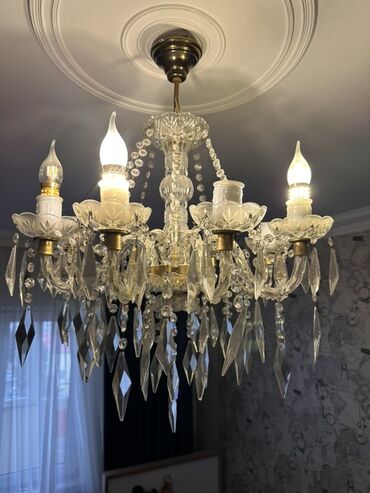 tavalar qazanlar: Çılçıraq, 8 lampa, Xrustal