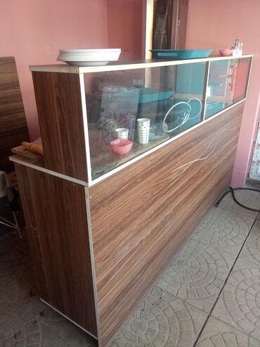 kafe avadanligi: Su qiymətinə. 80Azn. vitrin