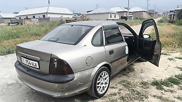 опель вектоа: Opel Vectra: 1998 г., 1.6 л, Механика, Бензин, Седан — 4