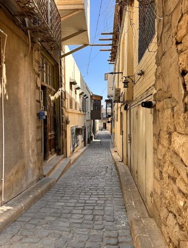Otaqların günlük kirayəsi: Salam əleykum. İçərişəhər metrosuna yaxin, Qala divarlarından içəridə — 13