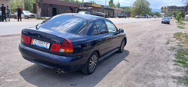Mitsubishi: Mitsubishi Carisma: 1995 г., 1.6 л, Механика, Бензин, Хэтчбэк