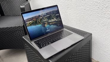 laptop na prodaju: Intel Core i5, 8 GB OZU, 13.1 "