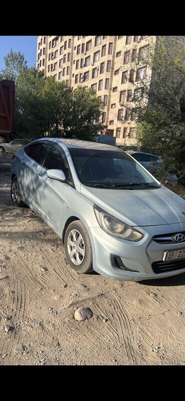 химия авто: Hyundai Solaris: 2011 г., Автомат, Бензин