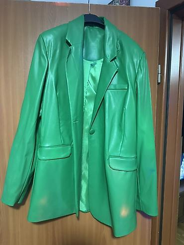 Kompleti: Zeleni komplet od eko‑kože (sako + pantalone) - Materijal: glatka — 1