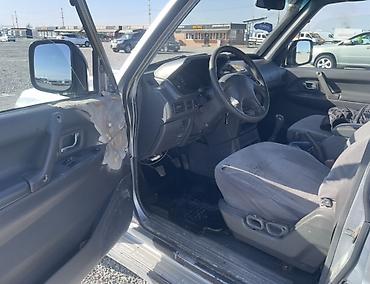 на поджеро: Mitsubishi Pajero: 2003 г., 2.5 л, Механика, Дизель, Внедорожник — 4
