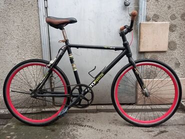 велосипед с фиксированной передачей купить: Фикс велосипед ALTON Bike с прочной черной рамой и яркими красными