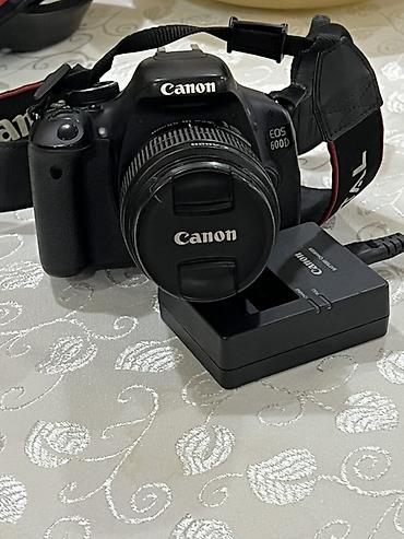 Canon EOS 600D DSLR fotoaparat + 18-55mm obyektiv dəsti Ps: çox az