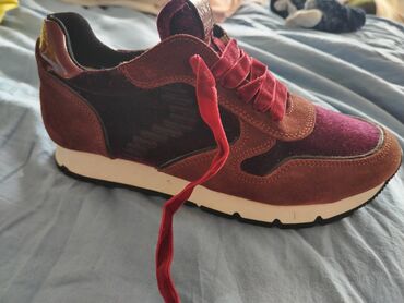 Sneakers & Athletic shoes: 35, color - Burgundy