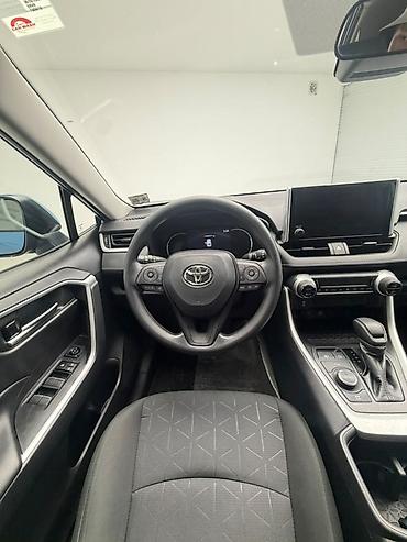 продам рав 4 гибрид: Toyota RAV4: 2023 г., 2.5 л, Автомат, Гибрид, Кроссовер — 5