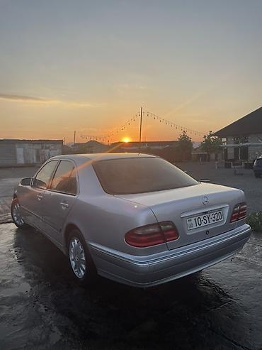 Mercedes-Benz: Mercedes-Benz E-Class: 3.2 л | 2000 г. Седан — 4