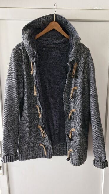 Džemperi:  Nov muški džemper sa kapuljačom ceo postavljen može se nositi i kao