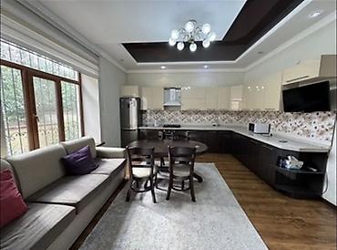 Продажа коттеджей и домов: Продаётся просторный дом 327 м² в престижном районе Ак-Кеме (К2 — 9