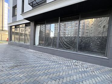 Аренда помещений свободного назначения: Сдаётся в аренду коммерческое помещение (125м2)на первой линии по — 9