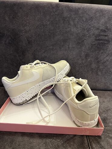 обувь жорданы: Кроссовки Nike оригинал брали за 70$ размер не подошёл Размер 39