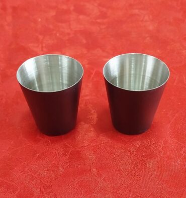 Digər içki üçün qablar: İçki qabı satılır, təzədir. Dəstinə daxildir: 1 ədəd İçki qabı, 1 ədəd — 10