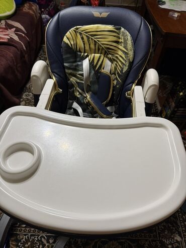 школьный стол бу: Стульчик для кормления, Б/у, Другой бренд, Металл, Другой вид, цвет - Синий, Самовывоз, Платная доставка