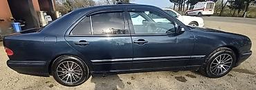 Mercedes-Benz: Mercedes-Benz E 280: 2.8 l | 1999 il Sedan — 4