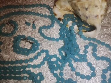 Tar: Tebii dawlar xolsidon 55 manat ve bijuterialar — 18