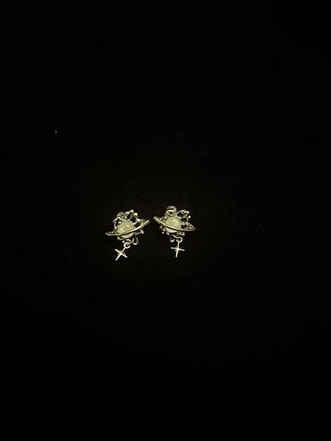 sirgalar instagram: Qalaktik işıq🪐 Bu zərif sırğalar birbaşa göydən gəlmiş kimi görünür
