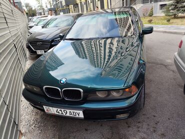 беха машина: BMW 5 Series (E39) седан, тёмно‑зелёный металлик. Основные