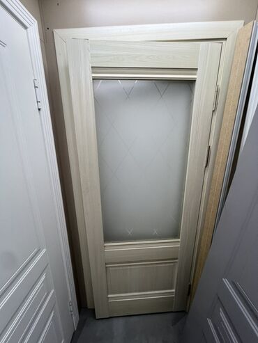 Doors with glass: Межкомнатные двери со стеклом