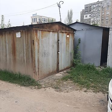 белый вагон 88: Металлический гараж (ракушка) с распашными воротами. - Материал — 3