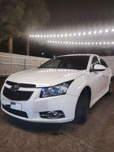 Chevrolet Cruze: 1.4 л | 2011 г. 321500 км Седан