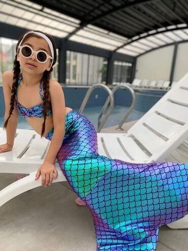 Kupaći kostimi: Odmah dostupni trodelni sirena kupaći Cena mat 2550 din, svetlucavi — 2
