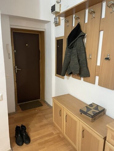 сдаю квартиру бишкек кок жар: 3 комнаты, 56 м², С мебелью