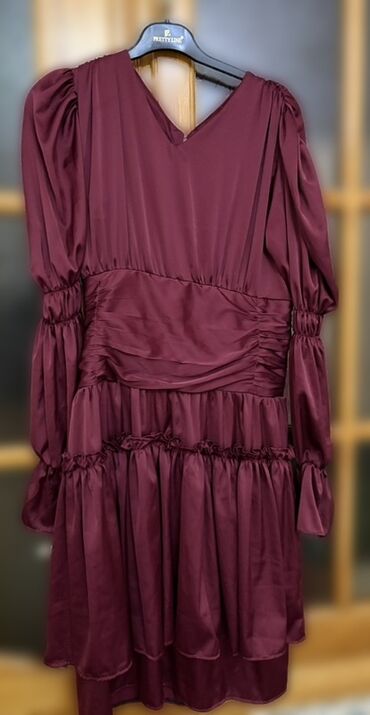 женское платье из букле: Bordo rəngli qadın donu - Model: Pretty Line asqılı, V-kəsimli boyun