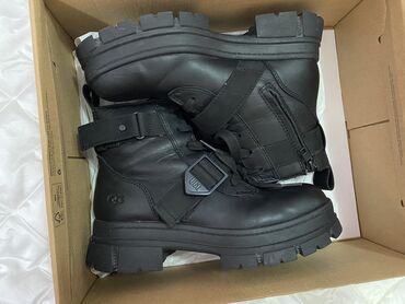 broj sa: Ankle boots, UGG, 39