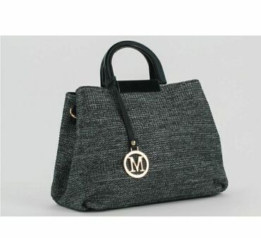плетеная сумка: Продаю трендовую плетеную сумочку (23×33 см). Материал - полиамид и