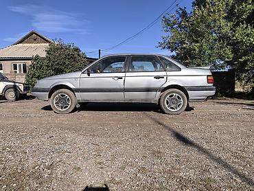 Volkswagen: Volkswagen Passat: 1989 г., Седан — 4