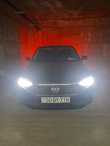 Avtomobil satışı: Volkswagen Polo sedan - Kuzov: 4 qapılı sedan, qara rəng - Ön hissə