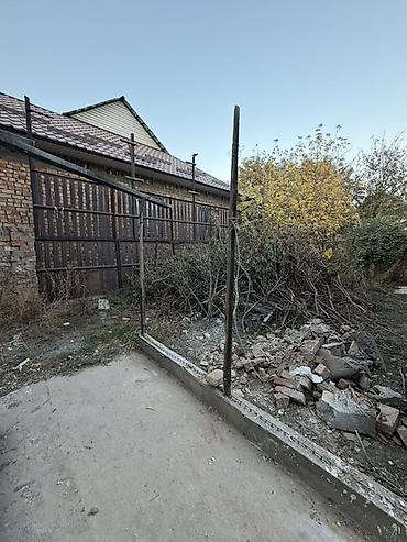 самые дешёвые дома: 3 комнаты, 50 м², 3 соток, Бишкек, Собственник — 9