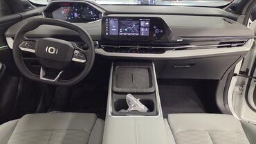 Changan: Model: Qiyuan Q05 125 km AIR (ağ rəngli, SUV) Xüsusiyyətlər və dizayn — 3